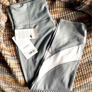 Athleta Colorblock Capri